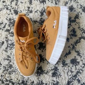 fila trainers mustard